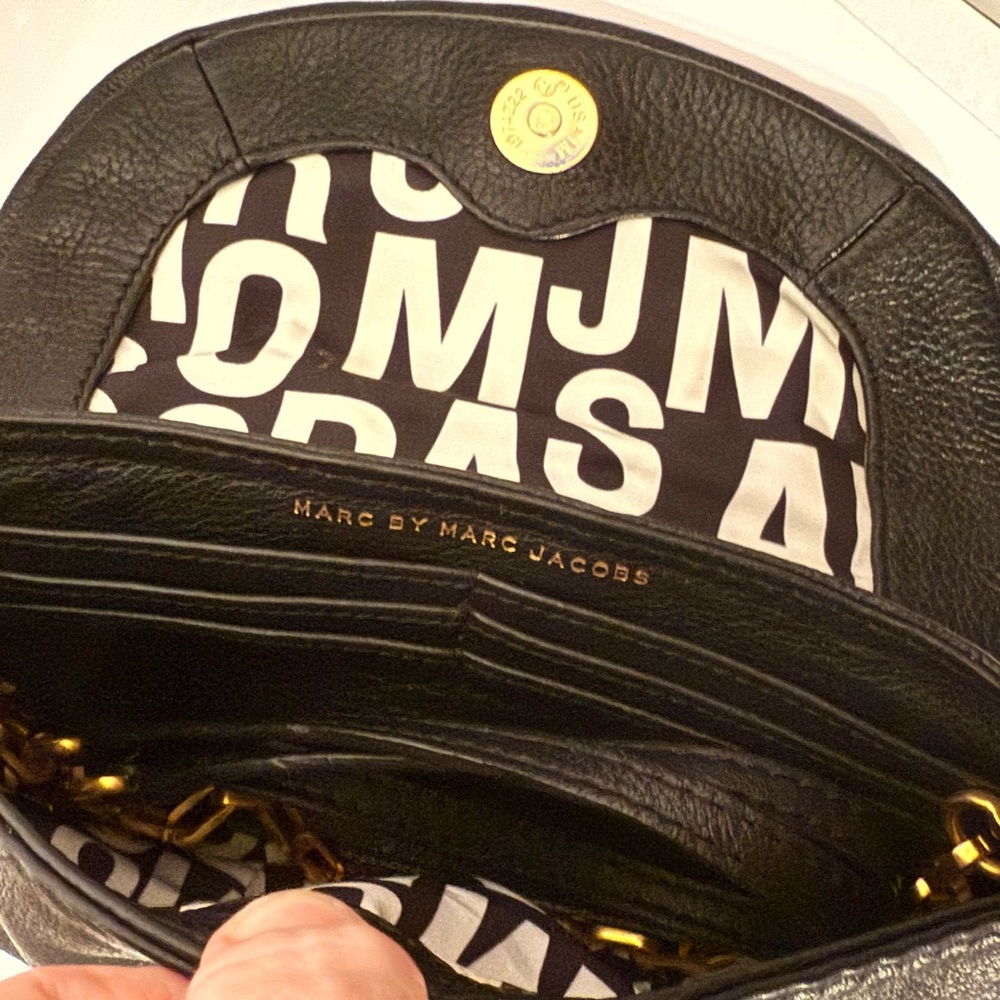 Marc by Marc Jacobs Classic Q Natasha Crossbody w/ Black Pebbled Leather Gold HW - Picture 5 of 16
